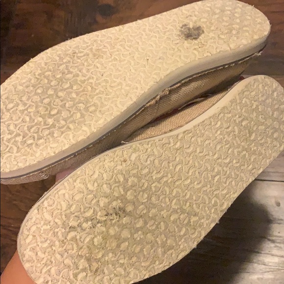 Toms - Picture 4 of 4